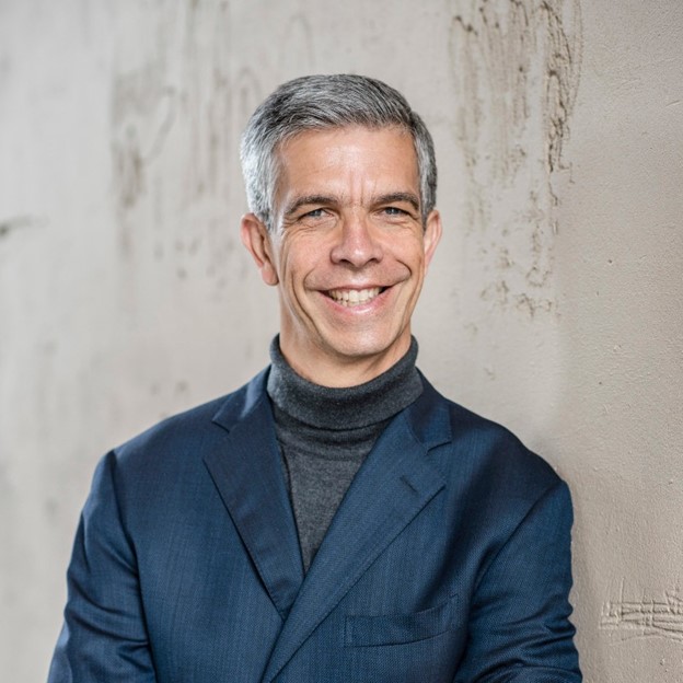 General (Ret'd) Gregoire de Saint Quentin