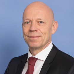 Dr Rolf Densing